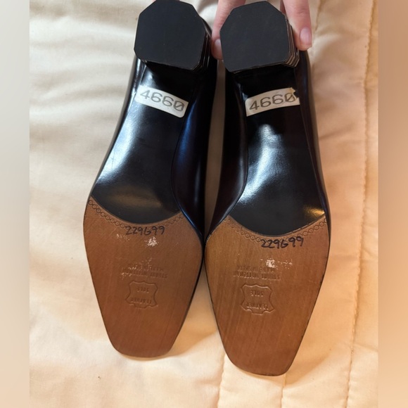 Stuart Weitzman dark brown and gold heels - Picture 8 of 11